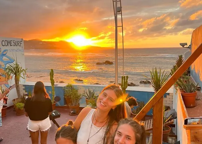 Agueita House بيت شباب *