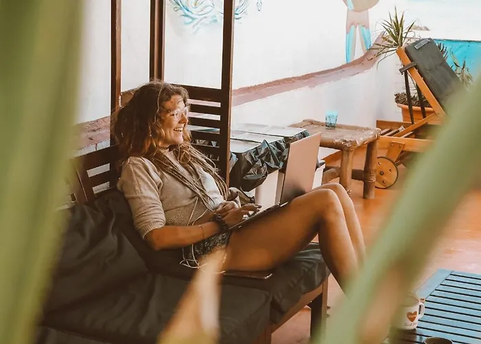 Agueita House بيت شباب