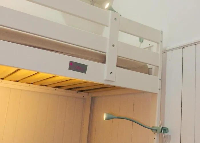 بيت شباب Agueita House